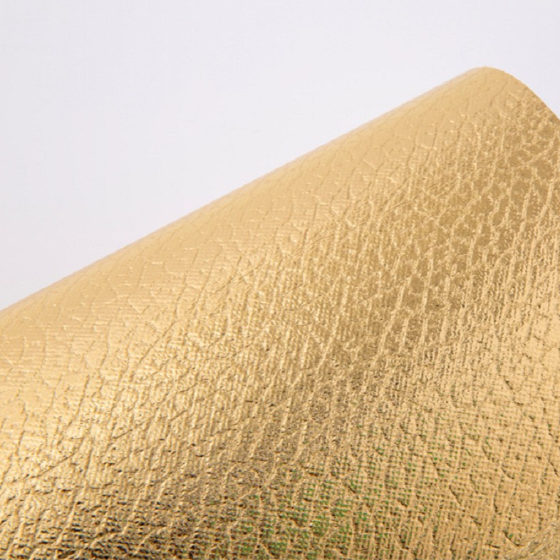 厂家供应金色镀铝膜PET/PP淋膜针刺无纺布覆膜加工彩色压纹无纺布