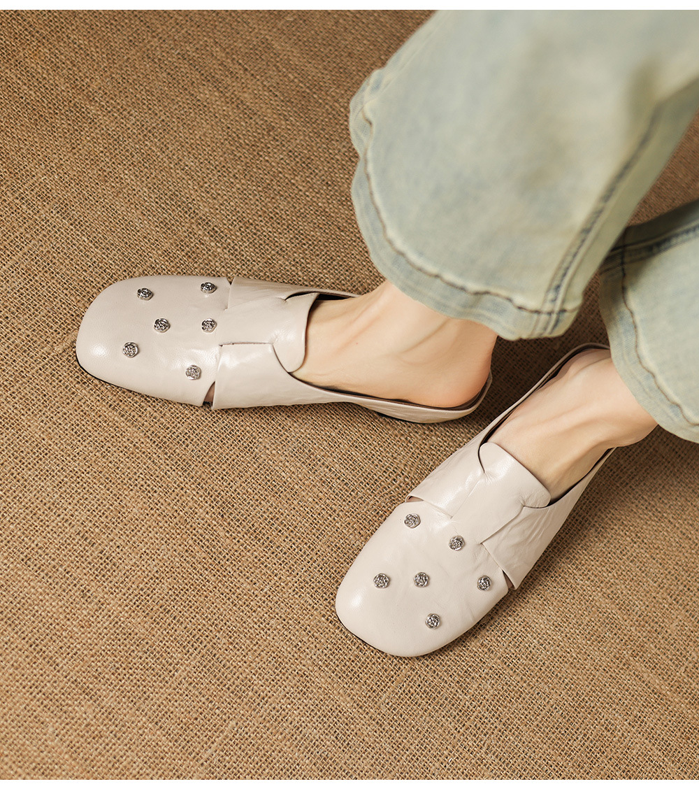 Dép sandal nữ quai chữ V mũi hoa bọc đầu, gót thấp 4 cm, da cừu thời trang — đen chi tiết 5