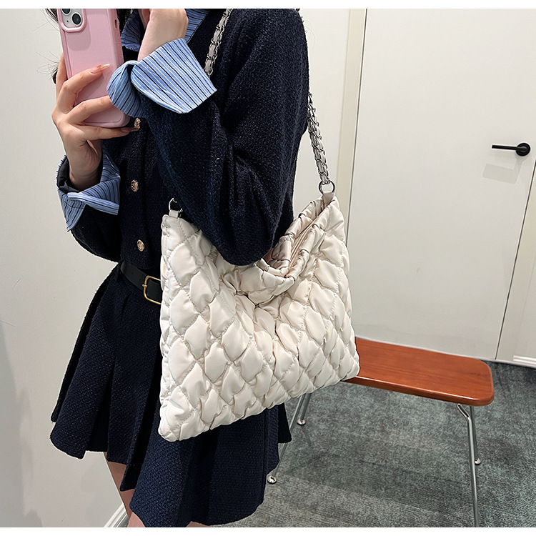 Große Gesteppte Tragetasche Für Damen Geräumige Lingge Schultertasche_voghion.com