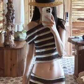 2025新款欧美条纹泳衣女性感三点式比基尼分体四件套温泉度假泳衣