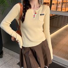 2025新款爱心扣甜美别致内搭打底衫女春秋季针织毛衣设计感短款上