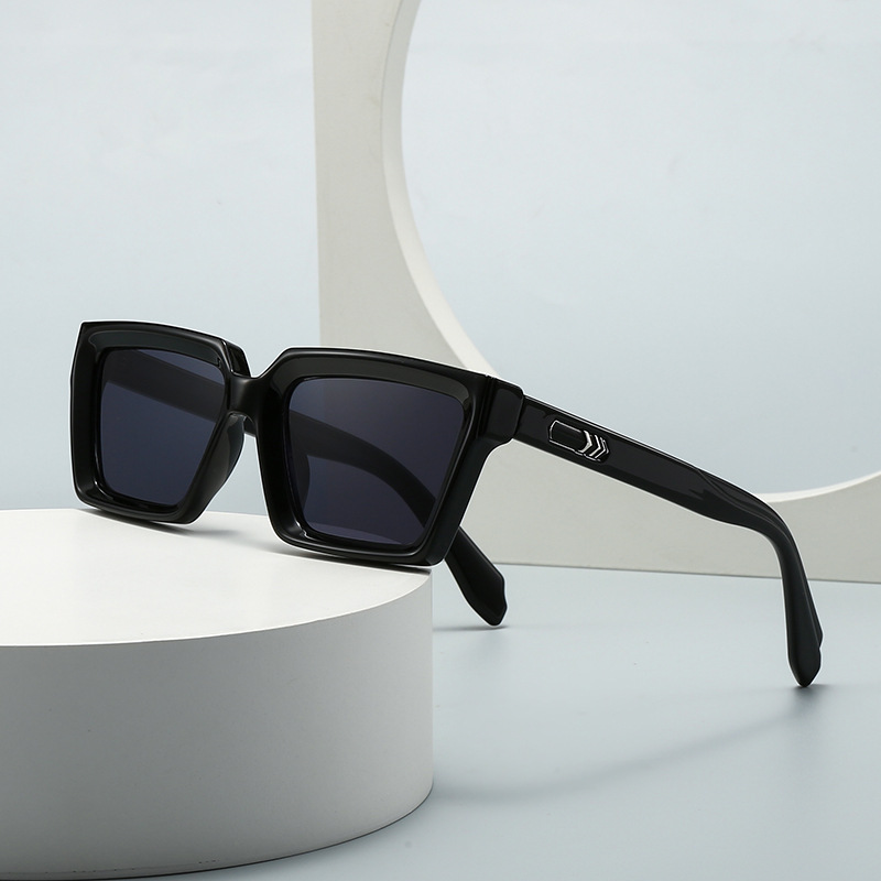 Foreign Trade Cross-border Explosions Sunglasses Men's Rice Nails European and American Street Photography ins Internet Red Model Square Sunglasses 36_voghion.com