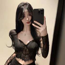 纯欲辣妹性感v领上衣女秋冬带胸垫拼1接蕾丝打底衫内搭可外穿上衣