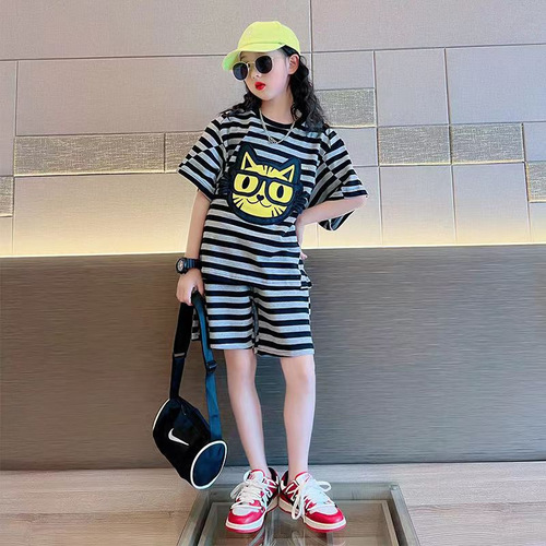 Girls striped short-sleeved suit  summer new fashionable cartoon T-shirt five-quarter pants Korean version two-piece set