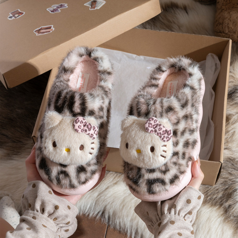 Hello Kitty genuine leopard print fluffy slippers, 2026 autumn/winter new collection, warm and comfortable for indoor use, with added fleece lining and non-slip soles Hello Kitty genuine leopard print fluffy slippers, 2026 autumn/winter new collection, warm and comfortable for indoor use, with added fleece lining and non-slip soles