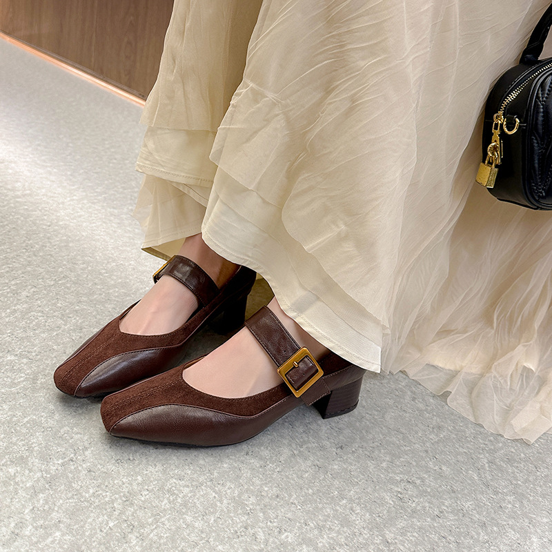 Primavera nuevo estilo retrógrado francés cabeza cuadrada hebilla de talón grueso zapatos de moda universal zapatos de boca superficial para mujeres