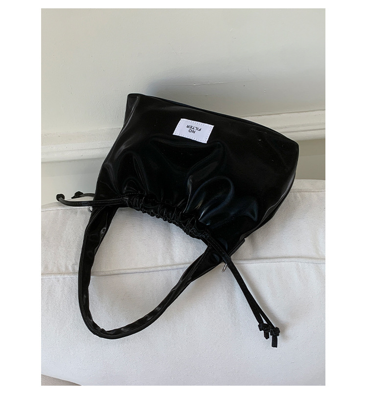 New 2025 Pleated bag for women, large-capacity, fashionable and versatile shoulder bag, nylon fabric casual commuting crossbody bag for women undefined