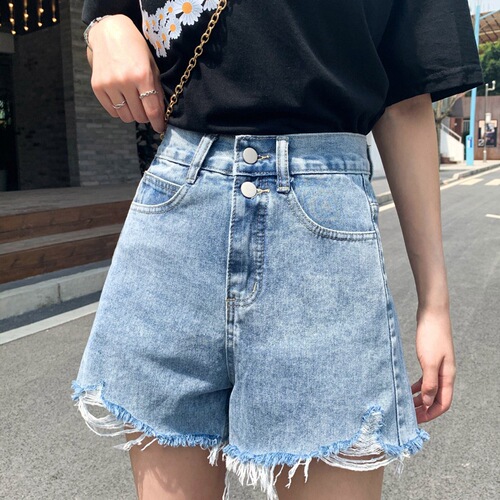Wide-leg hot pants for women: high-waisted, distressed, slimming, loose-fit, versatile, light-colored, raw-edge denim shorts—perfect for summer!