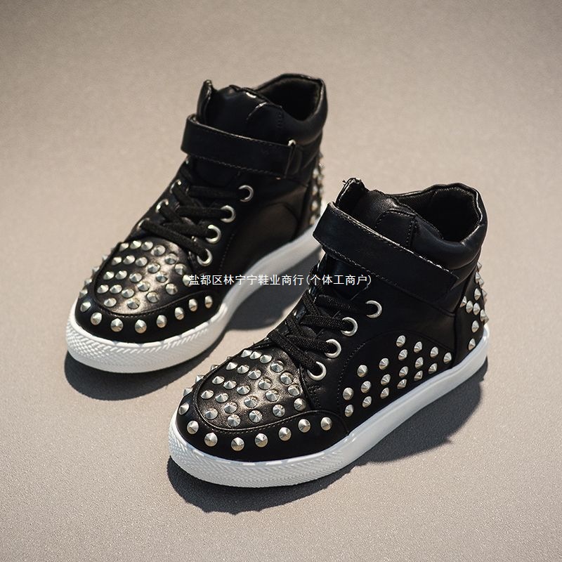 儿童运动鞋2025男童女童街舞鞋韩版软底休闲鞋爆款铆钉鞋高帮时尚