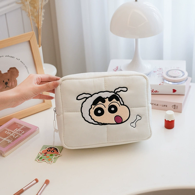 Косметичка Sanrio стеганая с синтепоном-наполнением, просторная дорожная организация, рисунки с героями