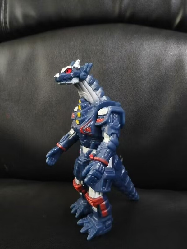 小さなモンスターウルトラマン卸売露店のおもちゃはすべて 10cm ～ 13cm 歳の男の子と子供向けのモンスターおもちゃです|undefined