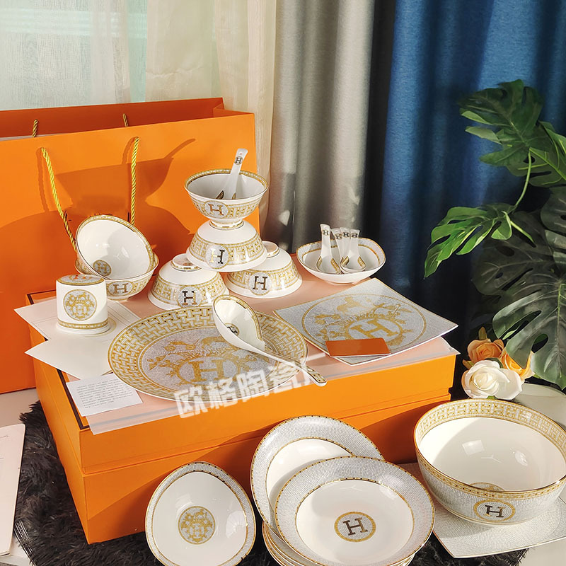 Cross-border retro dishes suit household 26 pieces of high-quality gold horse-drawn car bone china tableware suit plate bowl high-grade feeling