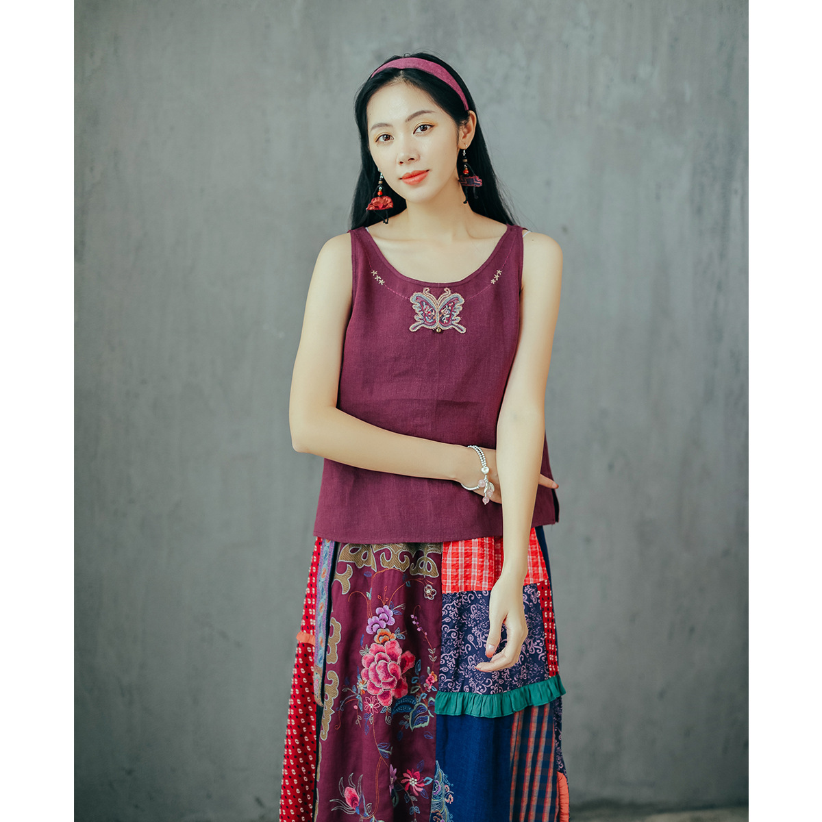 Retro ethnic top with cups from Yunnan province with a round collar