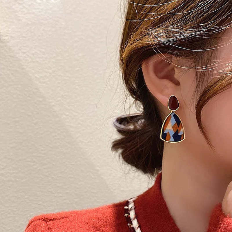 小众设计感红色耳钉女秋冬网红2021年新款潮高级感气质耳环耳饰