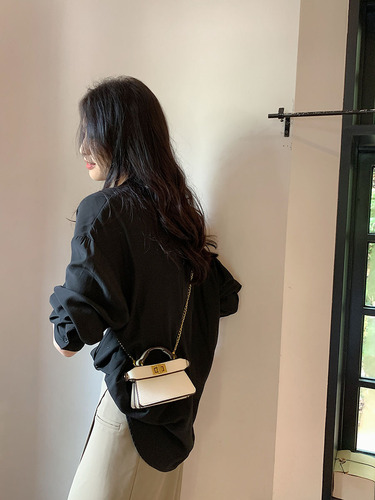 Fashionable girl handbag Korean version new internet celebrity chain crossbody bag mini outing earphone bag simple shoulder bag