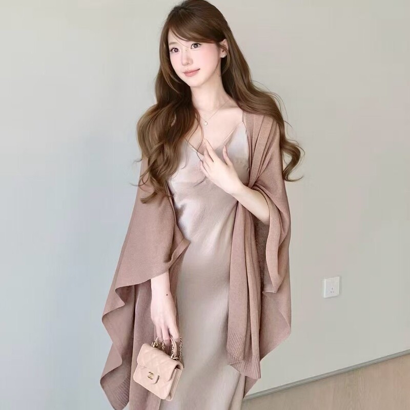 Knitted cardigan, spring and autumn cape, autumn knitted coat, autumn and winter sleeveless large shawl, new women's shawl for outer wear Knitted cardigan, spring and autumn cape, autumn knitted coat, autumn and winter sleeveless large shawl, new women's shawl for outer wear