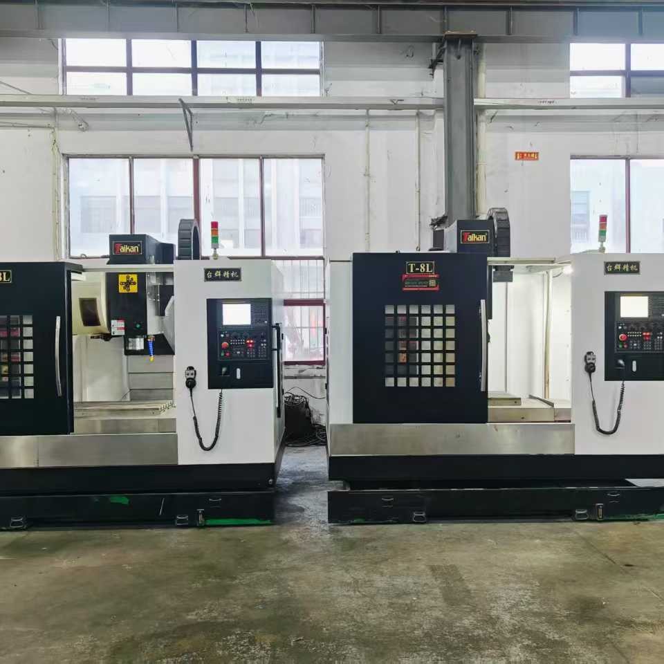 转让二手台群T-8L立式加工中心发那科Oi-MF Plus刀库:24把