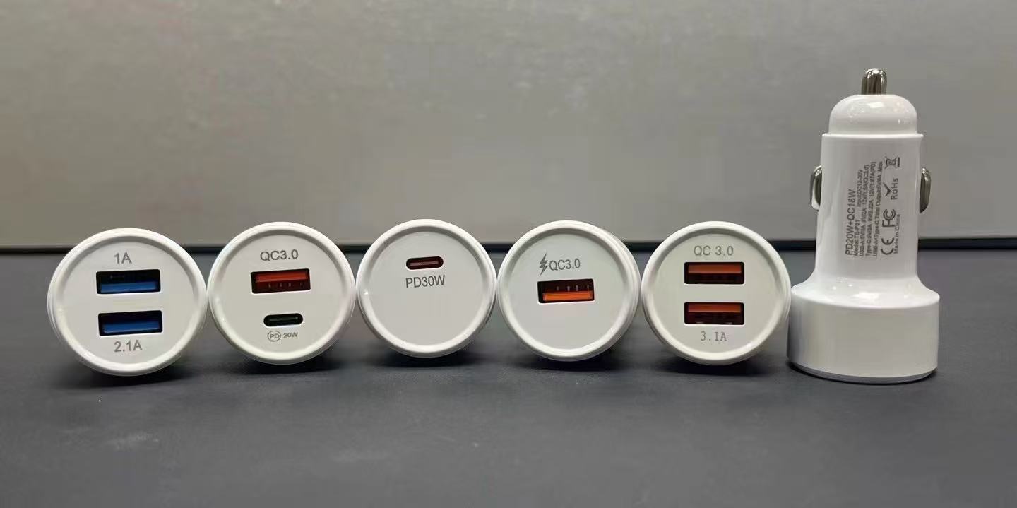Qc3.0 Fast Charging Type-C Smart Car Charger Pd30W Car Charger Manufacturer USB Flash Charging Cross-Border Support Pps