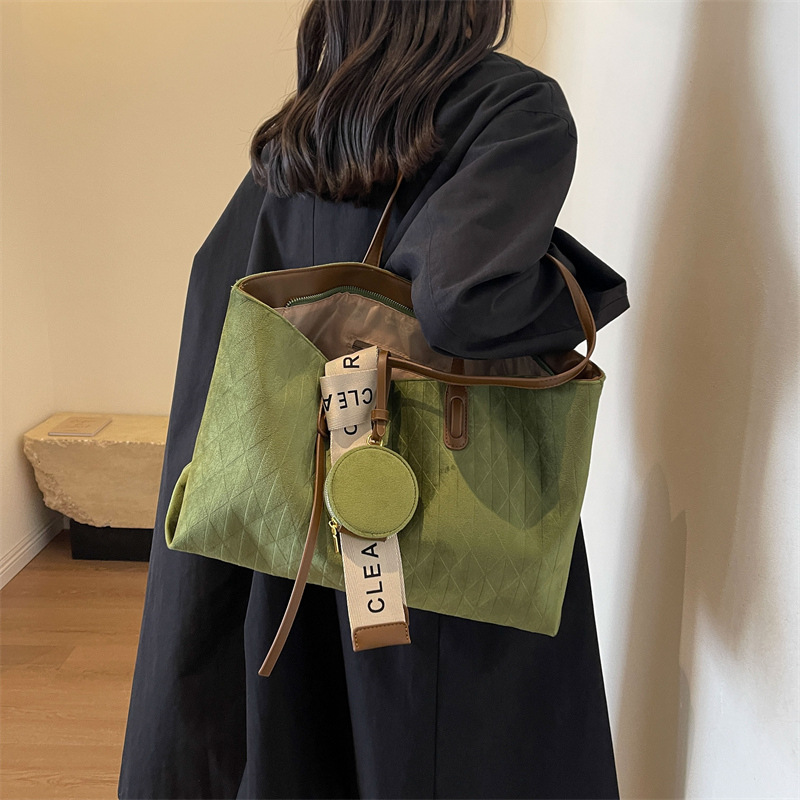 Bolsa de mano retro de terro esmaltado para mujeres otoño / invierno 2025 nueva moda versátil bolso de hombro bolso de viaje