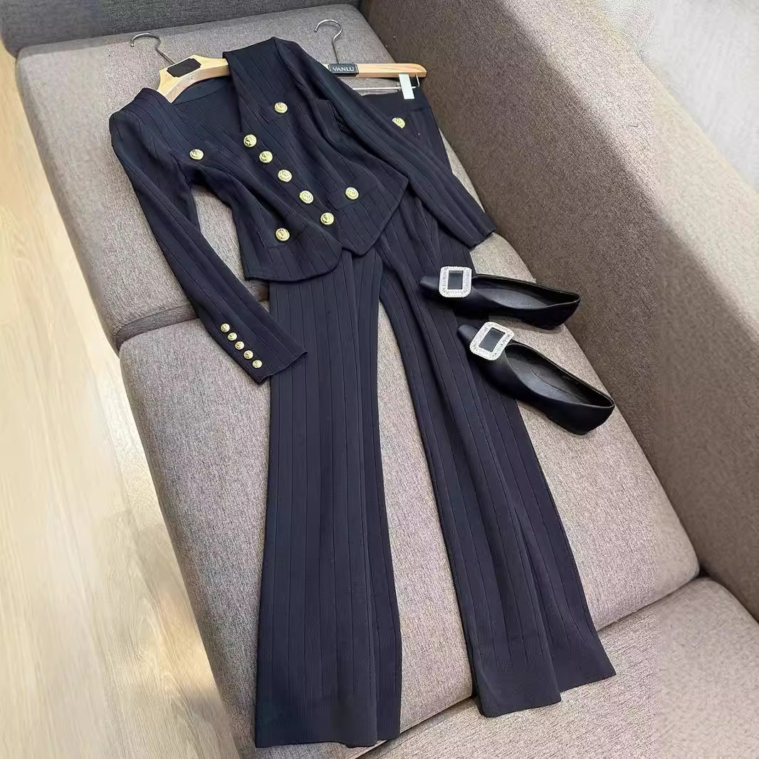 Damenbekleidung Set mit kurzem Strickcardigan, Metallknopf am Hals, Weste und Hose mit weitem Bein_voghion.com