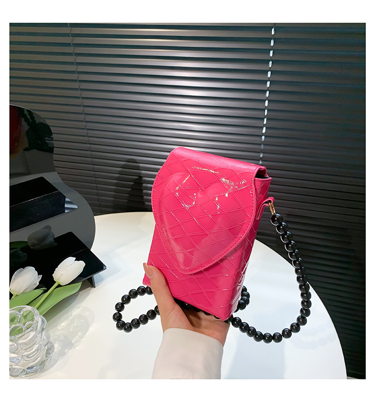 Women's Small Pu Leather Heart Shape Fashion Square Magnetic Buckle Crossbody Bag display picture 16
