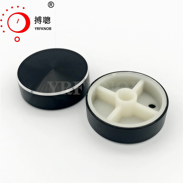 ����ҽ����е�ܲ�����Ħ�ε��ٱ��뿪����CD̫�������Ͻ���ťñ