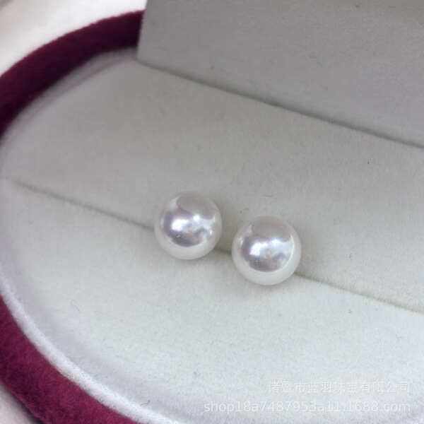 Earrings from pearl