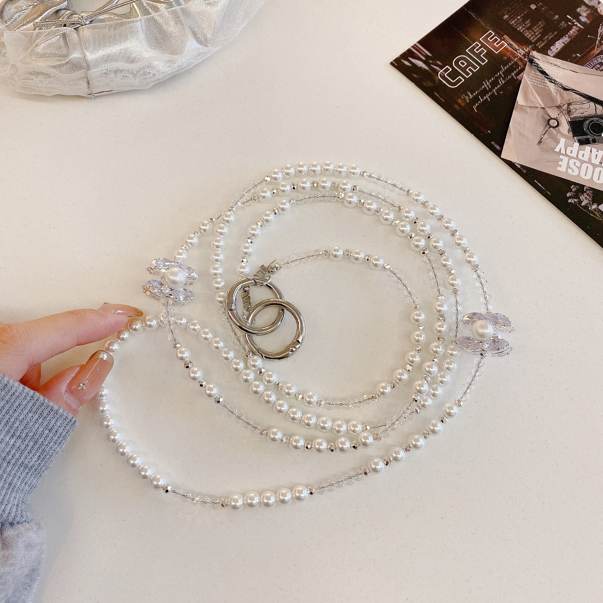 Boutique hecho a mano de alta gama teléfono móvil cadena colgante mujer concha pulsera de cristal cadena larga cadena de piedra cordón de teléfono móvil de moda mensajero largo