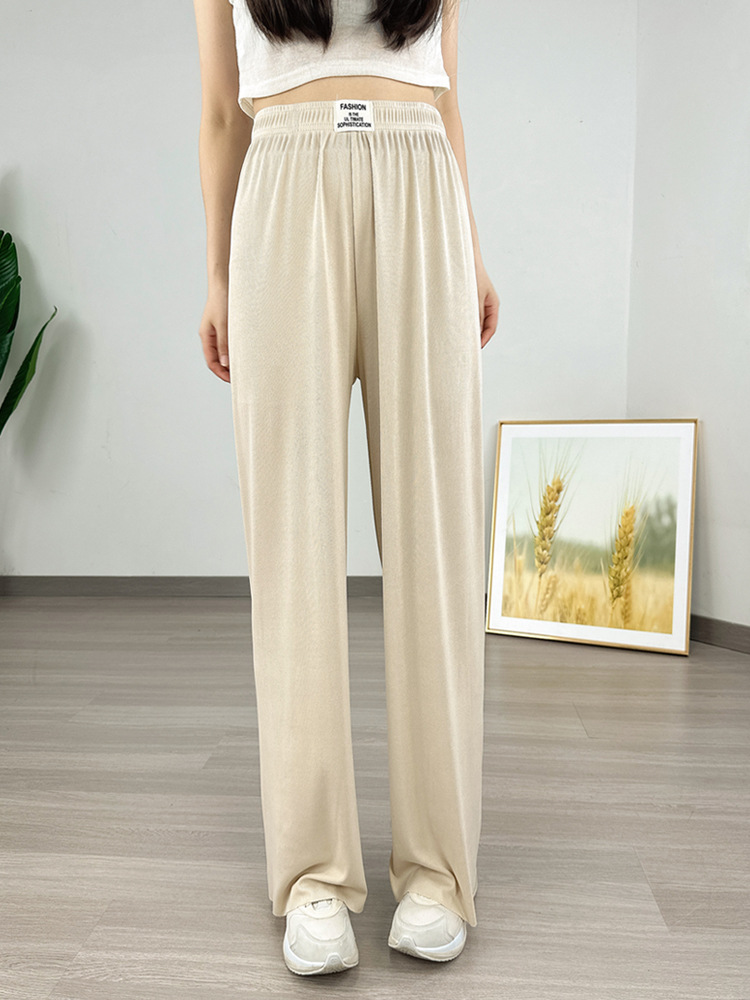 천 라벨이 길어진 베이지