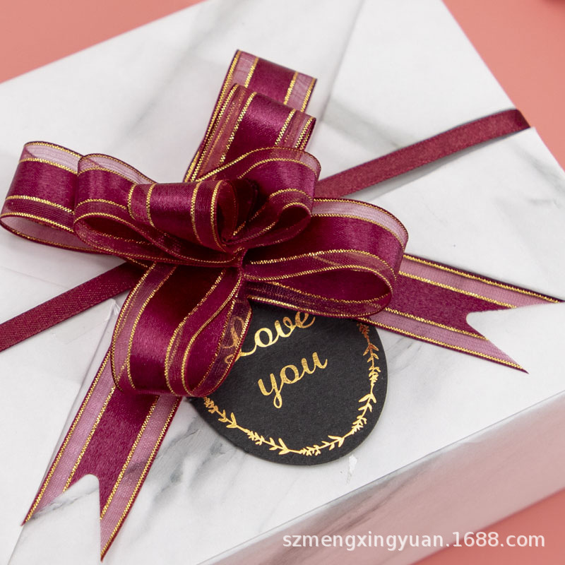 Festival de cumpleaños de alto aspecto caja de regalo embalaje de regalo decoración de flores fuegos artificiales cinta de flores tirada a mano nudo de mariposa