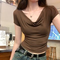 デザイン感が小さいです。襟がスリムで、やせた弾力性があります。半袖tシャツ女性の夏2025新型ギャルの短い上着です。