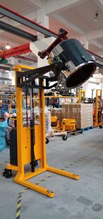 Non-standard electric oil barrel weighing lift car eagle mouth barrel stacker iron barrel dump loading and unloading truck flip manufacturer