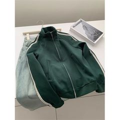 韓系学院風立襟ファスナーの女性の修身はやせています。