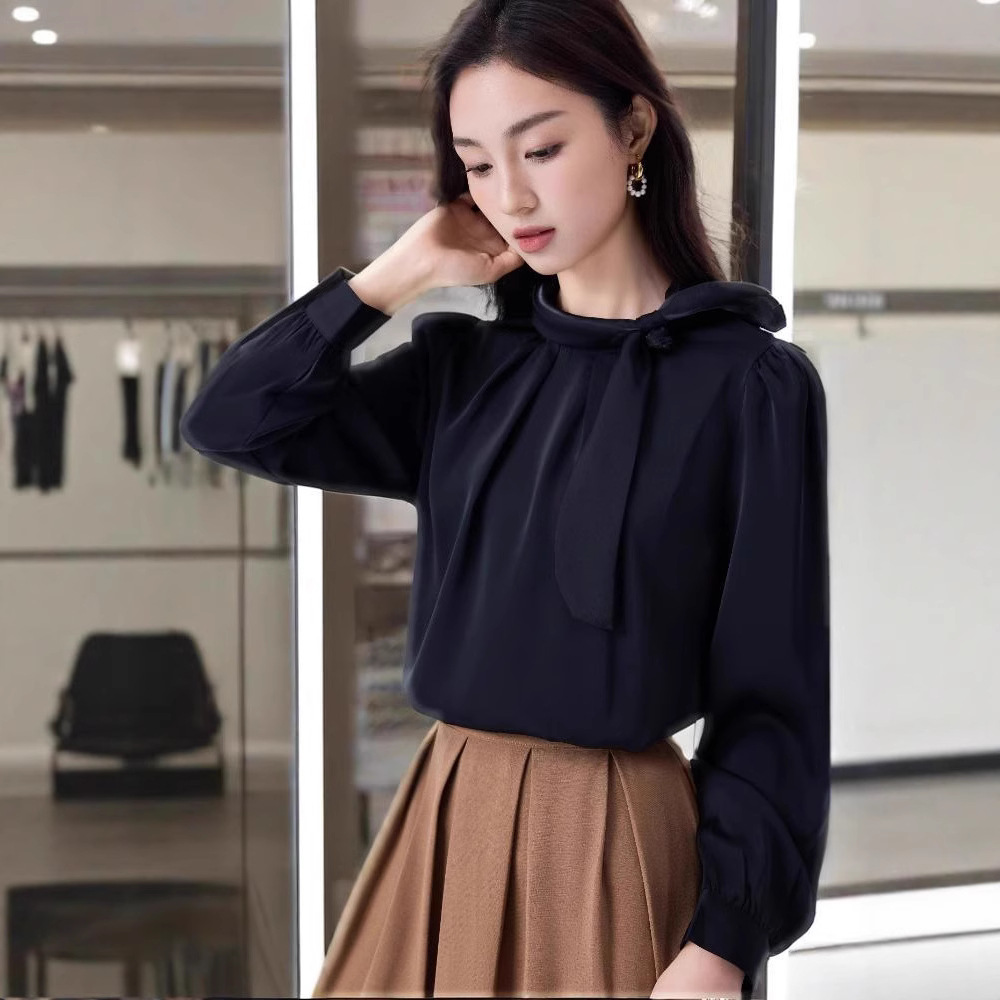 夏の新しいハイエンドの女性のホワイトカラーの女性のシャツルーズファッションフレンチシャツフェミニンな多用途のシルクサテン