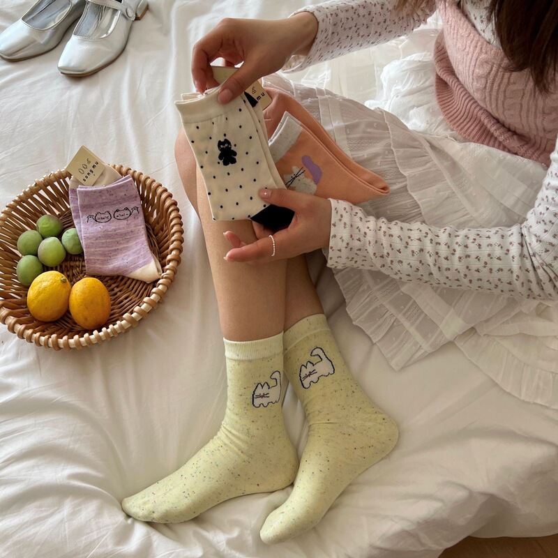Yuanrunjia socks for women spring and summer new cute cat dot yarn socks ins cotton socks casual mid-calf length socks for women