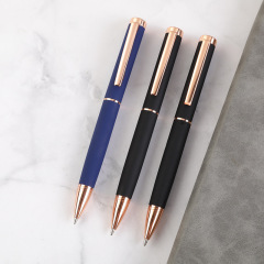 黑色旋轉式中油廠家創意橡膠金屬圓珠筆筆酒店辦公禮品筆印刷logo