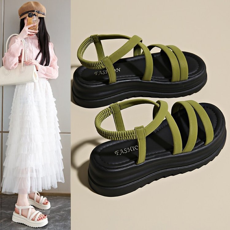 Sandalias romanas de suela gruesa francesa para mujeres verano 2025 nueva diosa superfuego moda versátil zapatos de playa coreanos