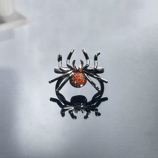 European and American Cross-Border Personalized Punk Style Spider Ring Dark Style Niche Design Retro Diamond Live Ring