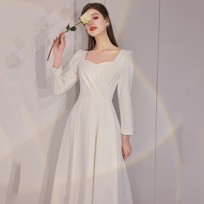 白色轻婚纱2026新款平时可穿年会法式长袖订婚女连衣裙领证小白裙