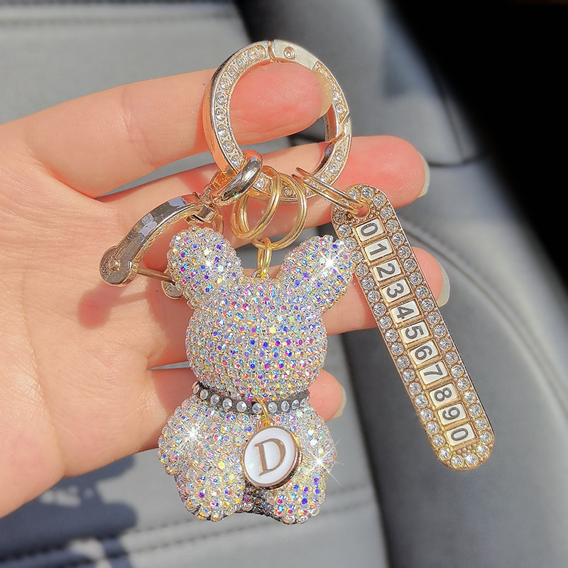 Clavieres de automóviles llenas de dibujos animados conejito llavero letras dibujos animados exquisitos colgantes de llaves de chicas regalos