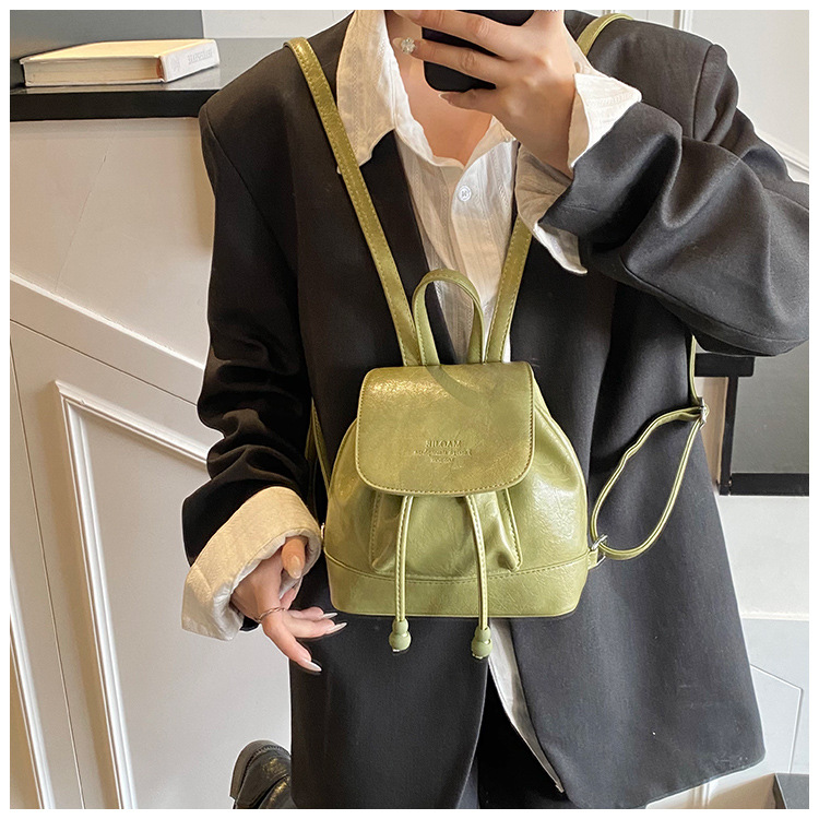 Simple, versatile and niche design women's backpack 2025 new trendy casual small backpack, fashionable travel small schoolbag undefined
