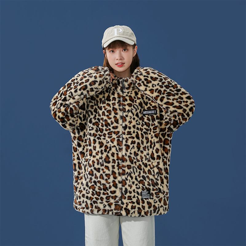 2021秋冬の新型紳士服のファッションブランドのゆったりした短いモデルのぬいぐるみのヒョウ柄のジャケットの綿服の綿服のカップルのスタンドカラーのコート