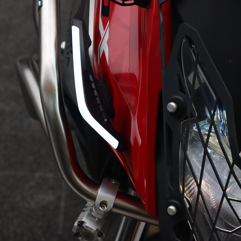 Cross-Border Popular Motorcycle Turn Signal Decorative Light, Cool Blade-Shaped Turn Signal Wind Wing Led Turn Signal Ambient Light