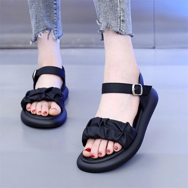 Elegant sandals with a strap to go out for leisure flat open toe