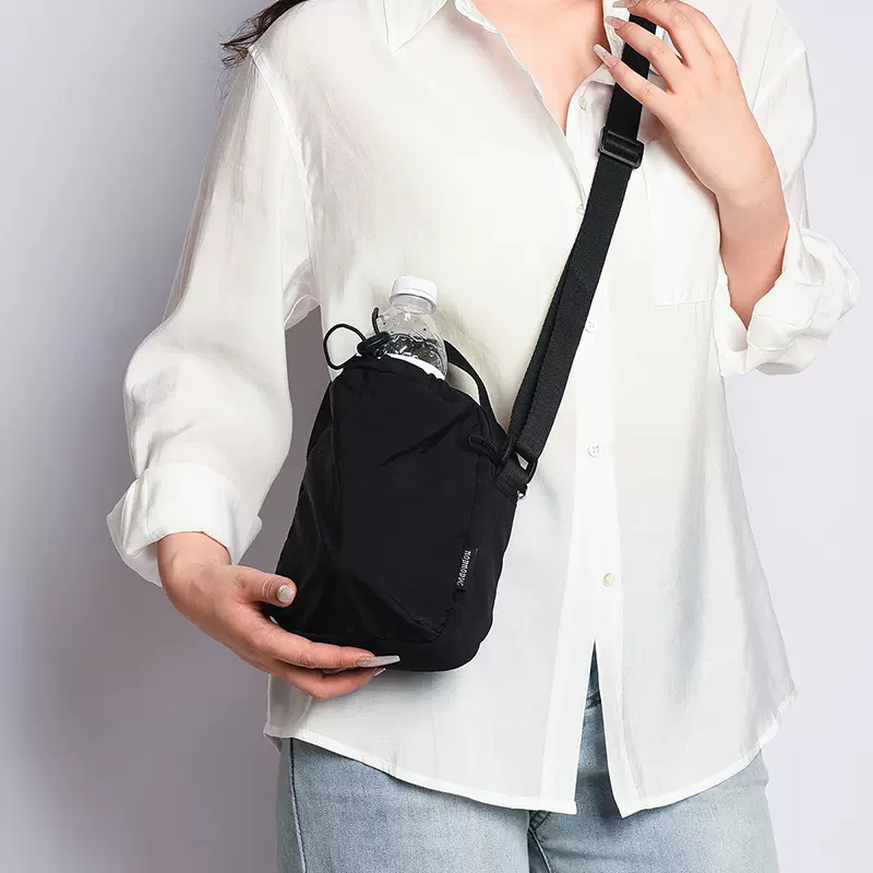 韩版休闲新款小众单肩包斜挎包尼龙饺子包女士挎包简约轻便小布包