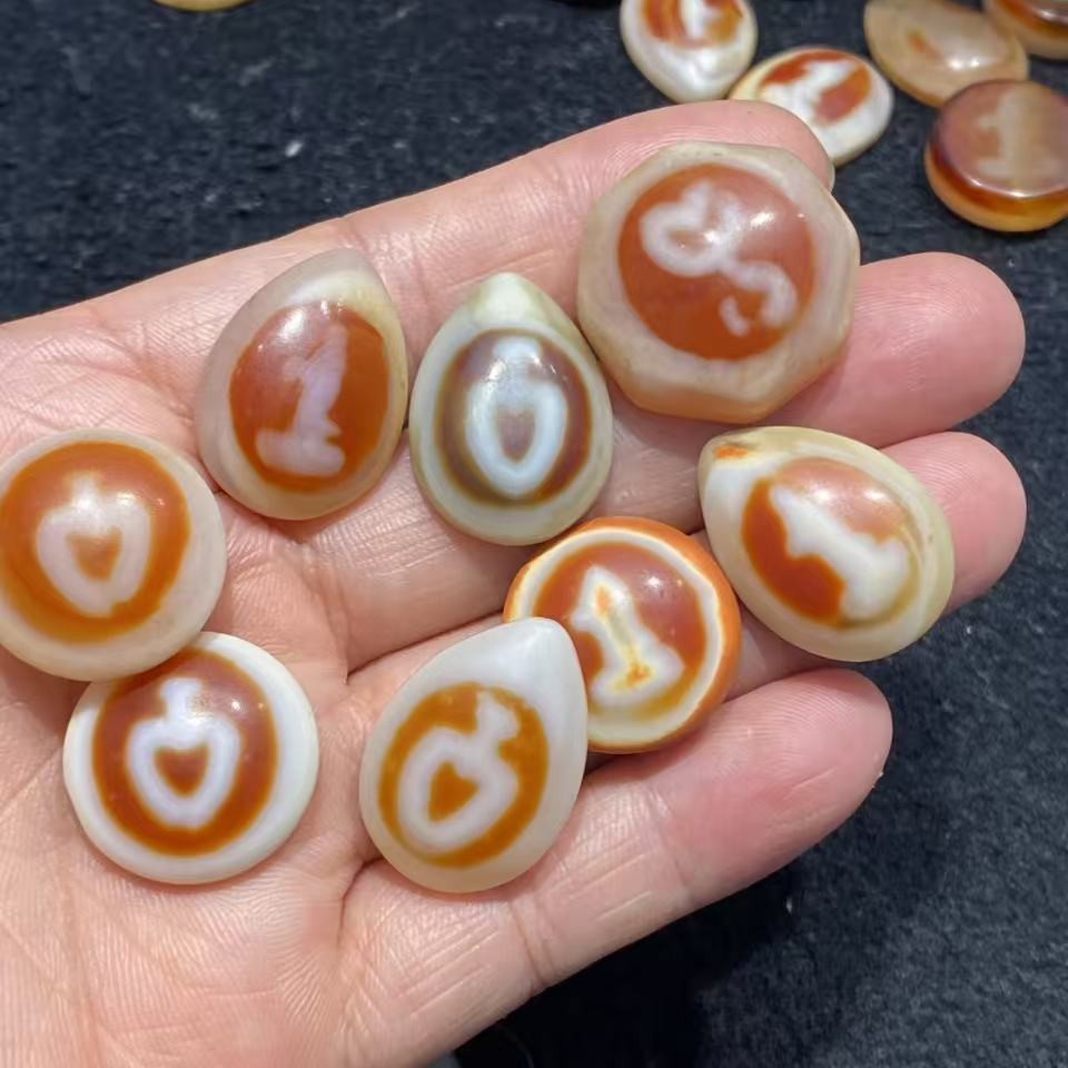 20-25mm Taiwanese craftsmanship, red agate dzi bead cabochon with weathered patina, Tibetan ethnic style DIY ring.