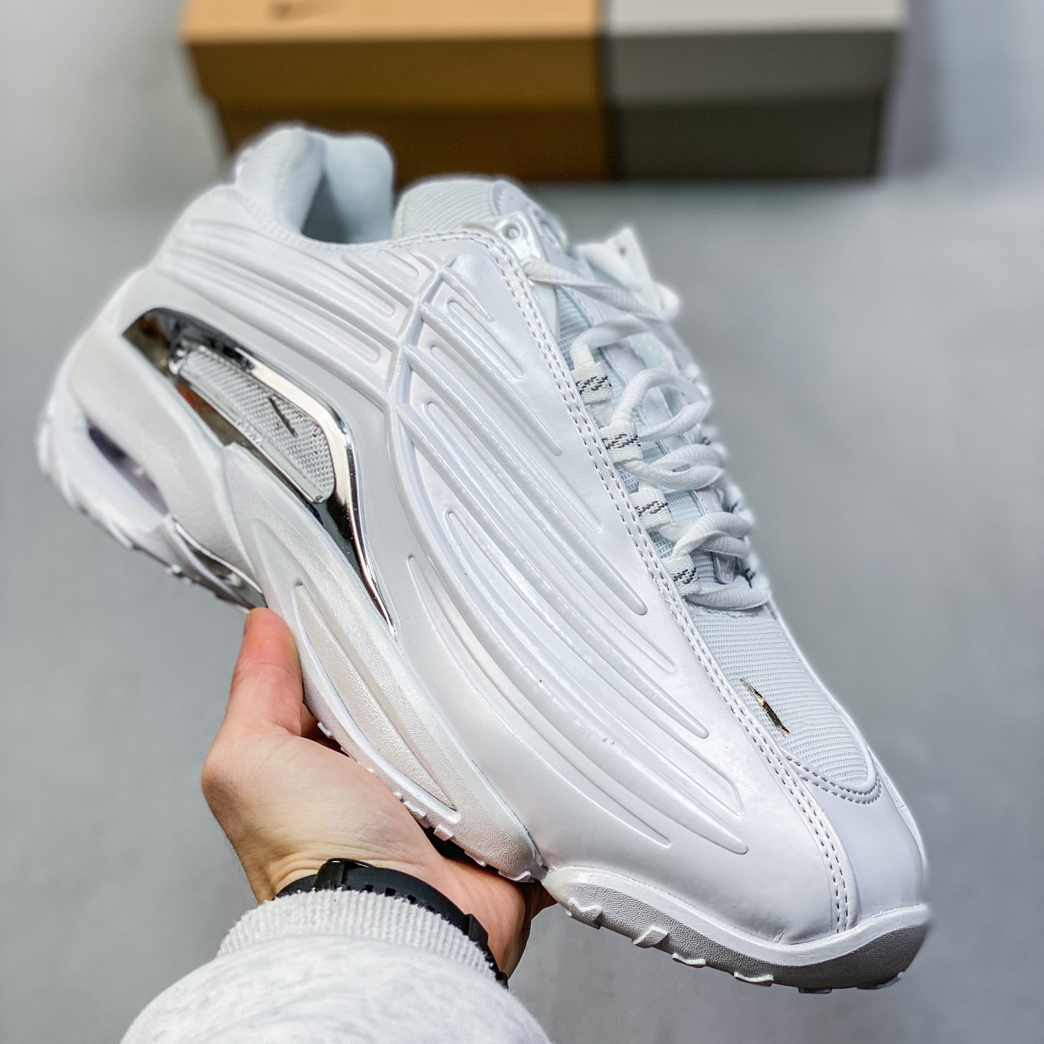 Foreign Trade Shoes Hotstep Sneakers European Style Men's Large Size Sneakers Electroplated Patent Leather Nocta Basketball Shoes Height Increasing