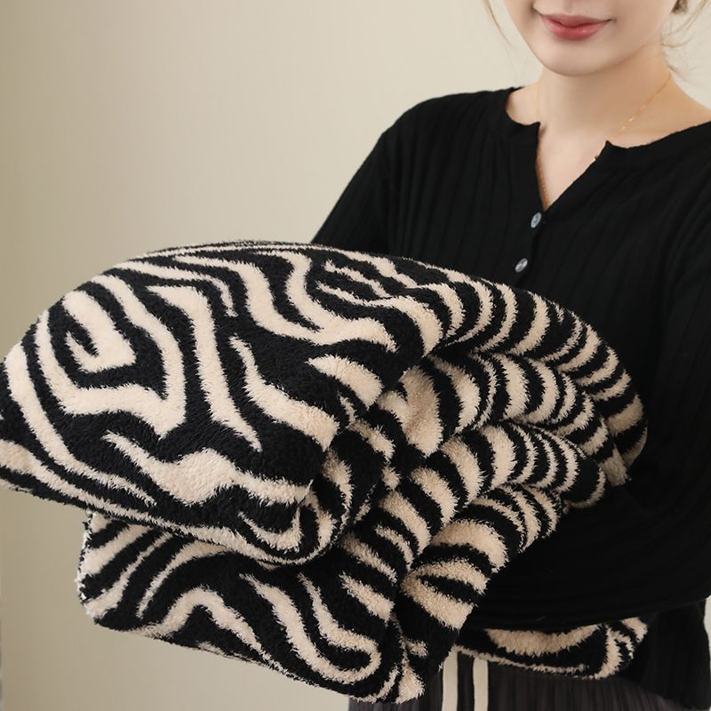 H7J Zebra Pattern Blanket Cover Office Nap Blanket High-End Air-Conditioned Blanket Sofa Nap Blanket Lunch Break Small