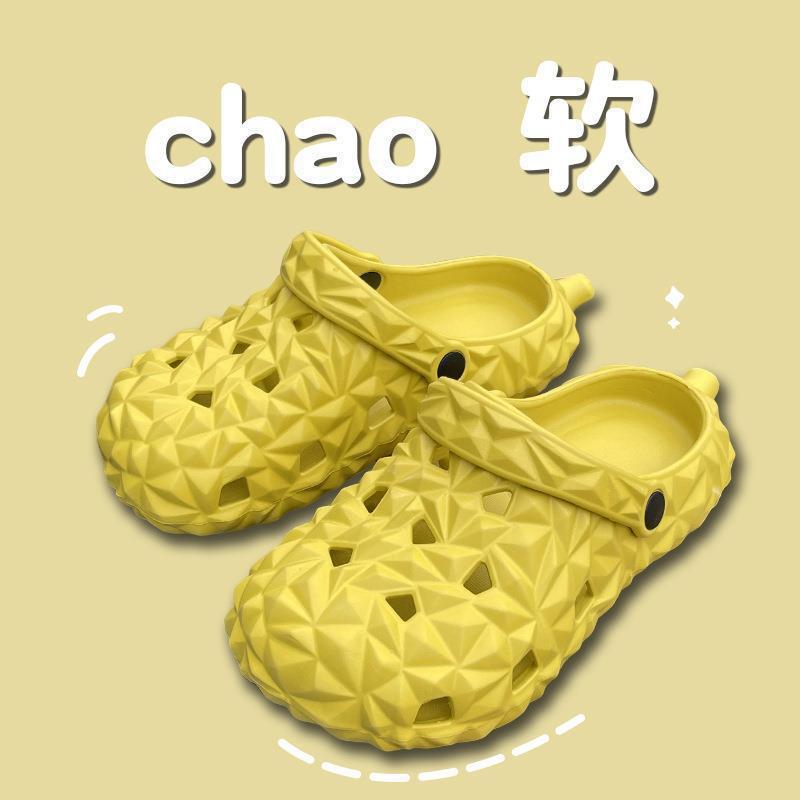 Pareja de zapatos con agujeros para mujer 2025 nueva tendencia antideslizante de verano para llevar durian Baotou playa pantuflas de suela blanda para hombre