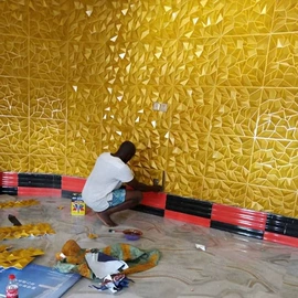 墙纸、壁纸;护墙板;其他吊顶材料